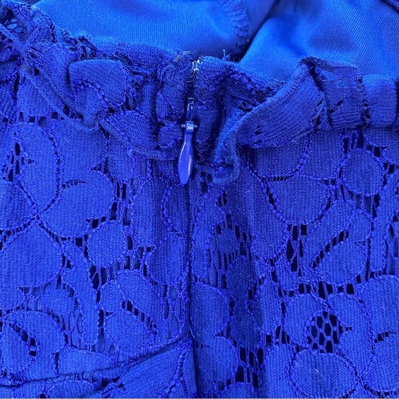The Limited Royal Blue Lace Top - Picture 5 of 9